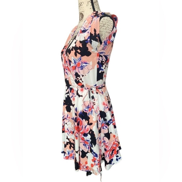 Yumi Kim Floral Warp Dress - Picture 3 of 11